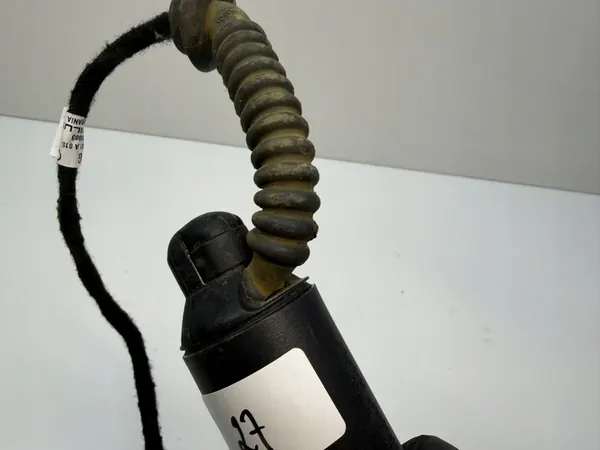 AUDI A5 8W Elektrisk baklucka aktuator 8W8827851A image 4