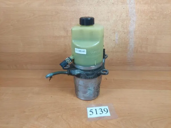Pompe de direction assistée Ford OEM 4M513K514CC - Occasion image 3