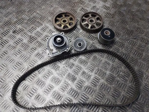 Komplett kamremssats Vattenpump Astra J 1.6 16V A16LET INA image 8
