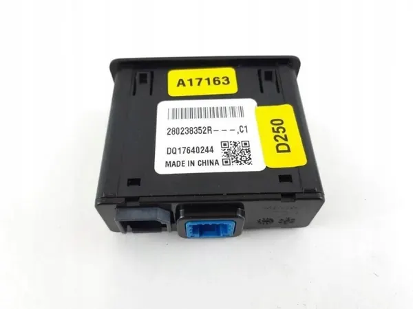 Renault USB-pistorasia OEM 280238352R Espaceen image 3