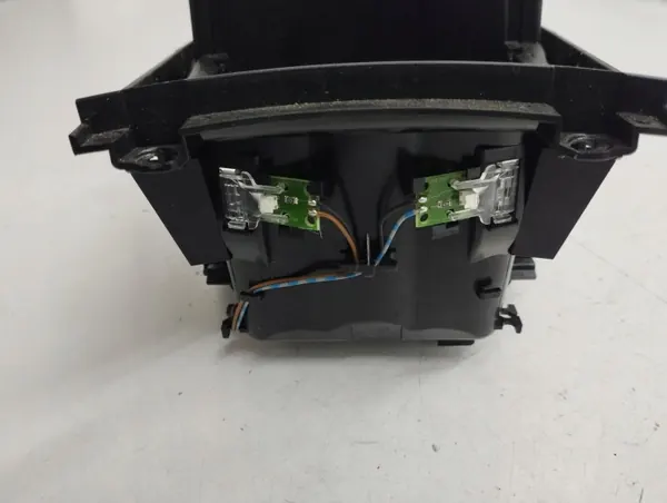 Bac de console centrale Mercedes ML W164 OEM A1646800814 image 4