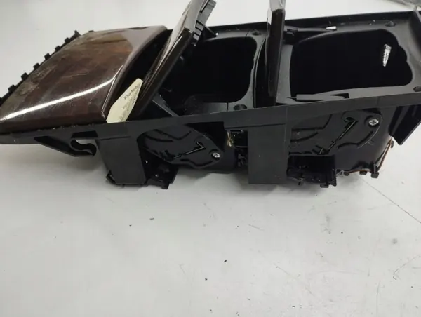 Bac de console centrale Mercedes ML W164 OEM A1646800814 image 7