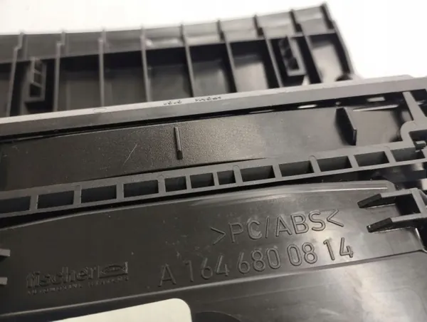 Bac de console centrale Mercedes ML W164 OEM A1646800814 image 9