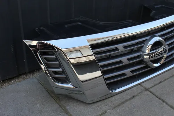 Nissan OE 62310-4KJ1C grille image 2