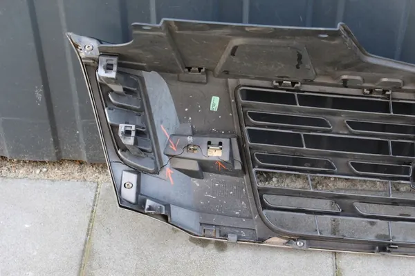 Nissan OE 62310-4KJ1C grille image 7