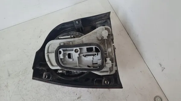 Inserto de lámpara trasera derecha VW Polo 9N3 image 4