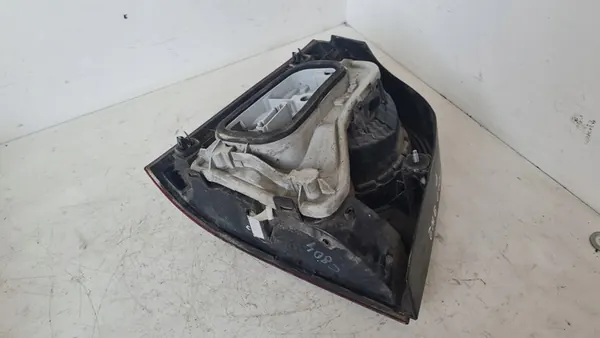 Inserto de lámpara trasera derecha VW Polo 9N3 image 6