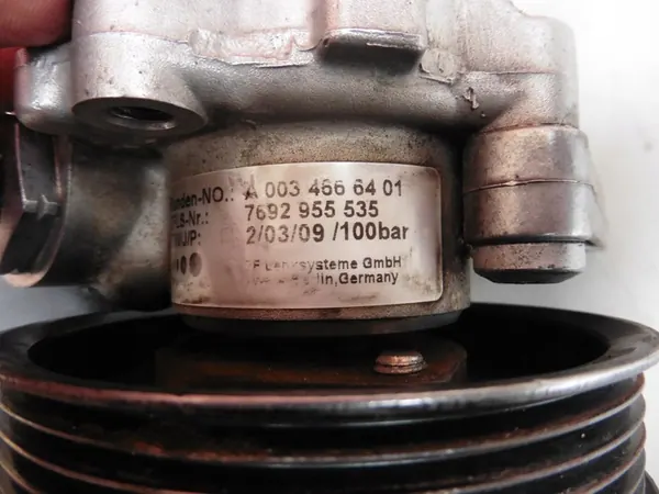 Servostyrningspump ML W163 164 55AMG ML500 OEM image 6