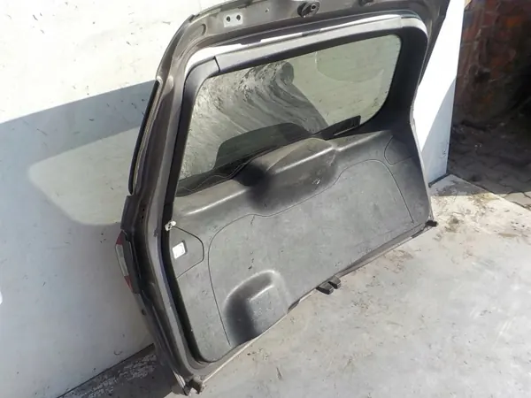 Ford Mondeo IV Baklucka OEM 668 - Begagnad image 4