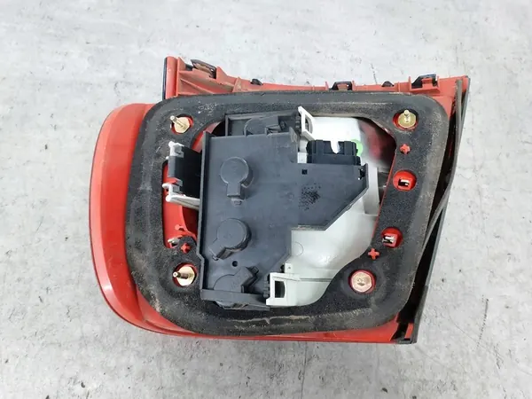 Luz Trasera Izquierda Audi A4 B5 8D0945095G image 5