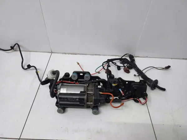 Compressor suspensão Audi Q8 e-tron OEM 4KE616005D image 2