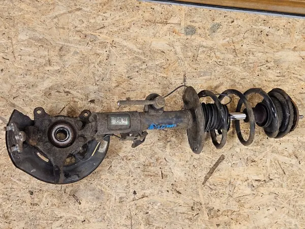 TOYOTA RAV4 06-09 2.0 VVT-I Mozzo sterzo destro OEM image 2