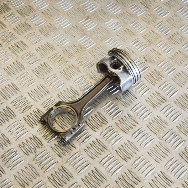 Audi A4 Kolv 1.8L 2010 06J198401F image 2