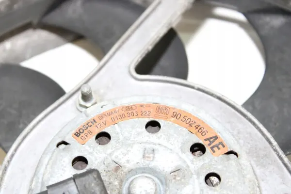 Jäähdytinpuhallin Bosch OEM 0 130 303 222 Opel Astra F:lle image 4