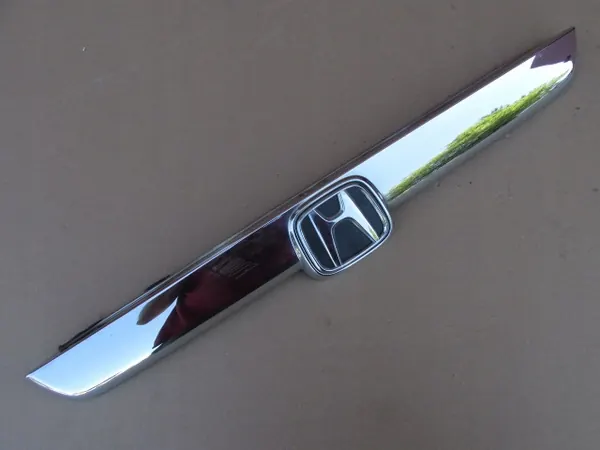 Garniture Chrome Hayon Honda CRV III 2007 OEM image 3