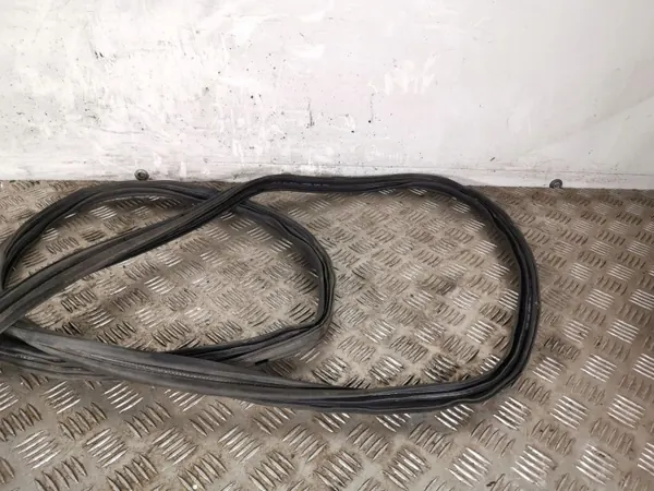 Honda CR-V baklucktätning OEM FBZ10126 - Begagnad image 3