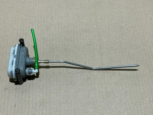 Actionneur de verrou central VW Polo OEM 6N0862160A image 2