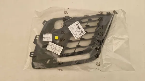 Rejilla de parachoques delantero derecho Peugeot Expert 98118241XT image 3