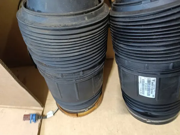 Bakre luftfjädring vänster OEM 3432342342243 Bentley GT image 3