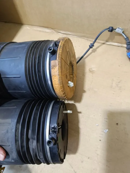 Bakre luftfjädring vänster OEM 3432342342243 Bentley GT image 6