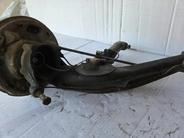 Mozzo posteriore sinistro BMW 3 E36 Compact 10811470 image 6