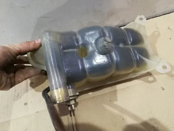 Expansionstank Mercedes W201 190E (264) OEM image 4