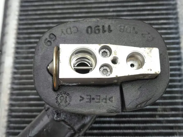 Ilmastointihöyrystin SEAT Ateca 2016 OEM 5Q0816679B image 5