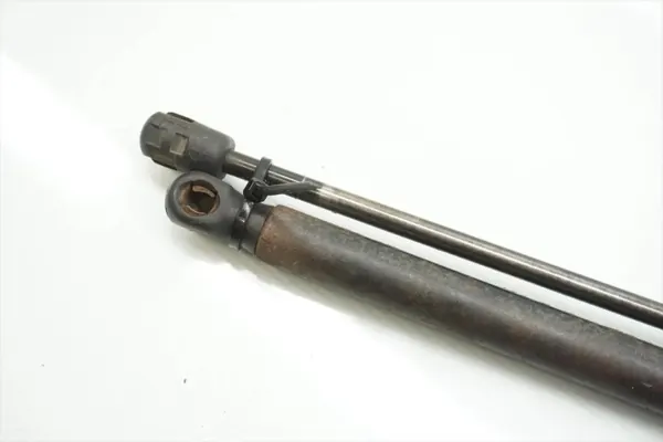Mercedes-Benz C-Klasse Heckklappendämpfer OEM image 4