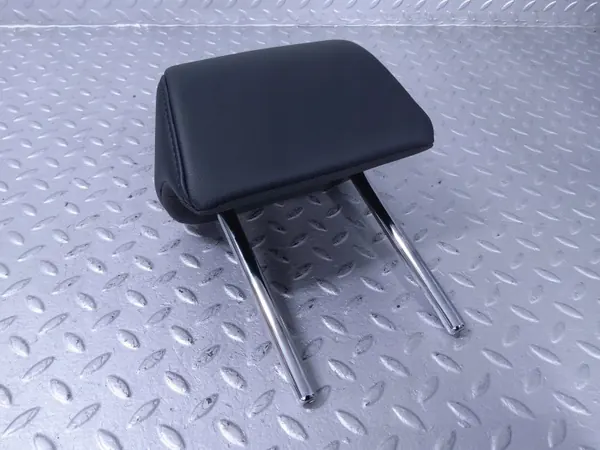 Reposacabezas trasero derecho Toyota Corolla Cross OEM 7194016100C3 image 4