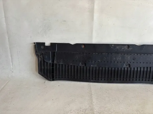 TECHTRONIC 8T0807611A Stötfångarplatta image 2