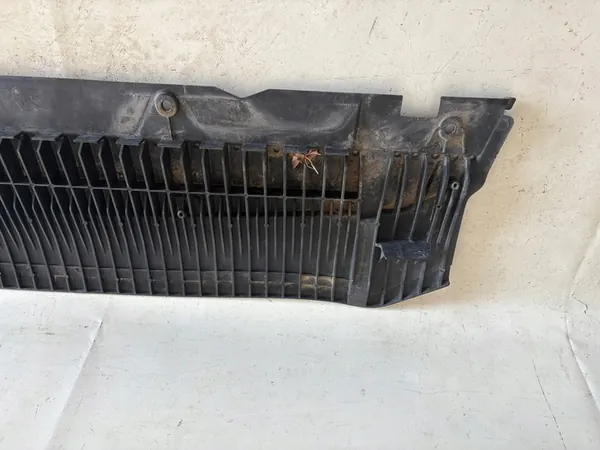 TECHTRONIC 8T0807611A Stötfångarplatta image 4