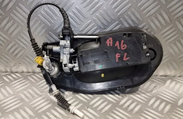 BMW 5 E60/E61 LCI Etu Vasen Ovenkahva-tappi OEM 7191615 image 8