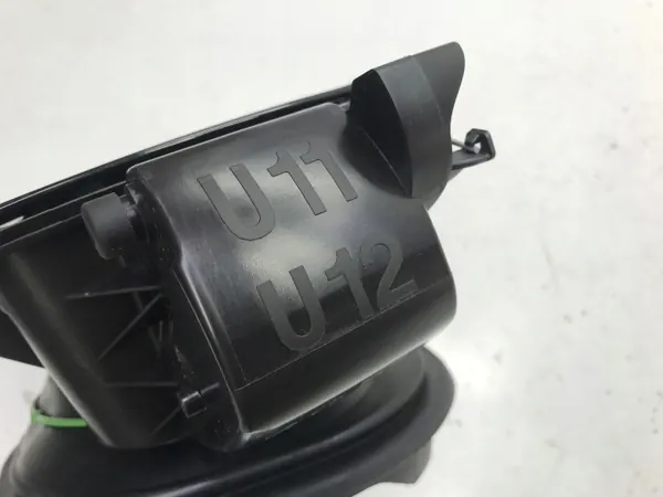 BMW OEM 9450859 Tankklappe Schwarz Saphir 475 image 5