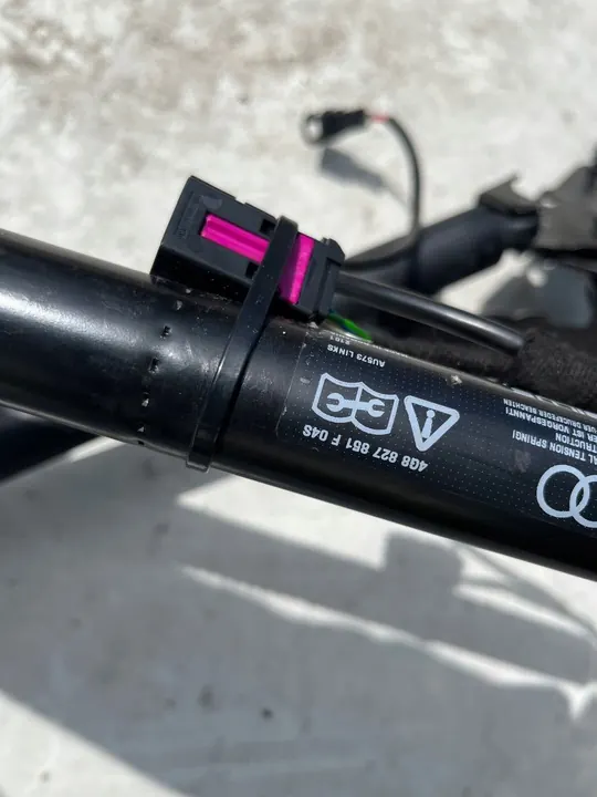 Bagageluckstöd Audi A7 4G8827851F image 5