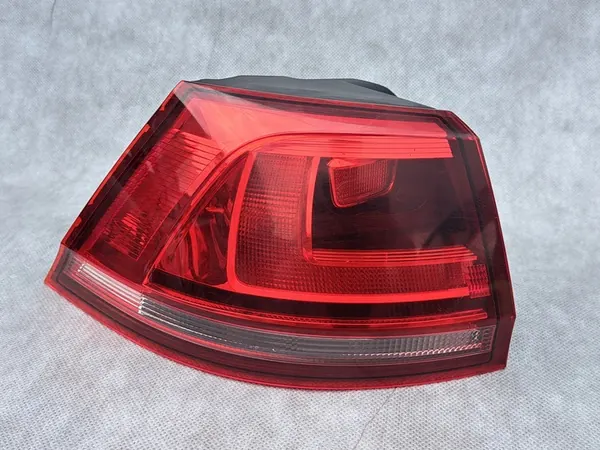 Luz Trasera Izquierda VW Golf VII 5G9945095D image 2