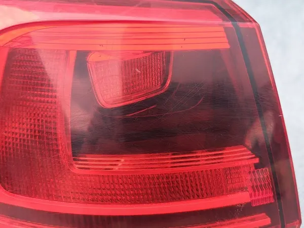 Luz Trasera Izquierda VW Golf VII 5G9945095D image 3