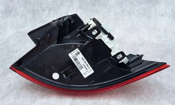 Luz Trasera Izquierda VW Golf VII 5G9945095D image 8