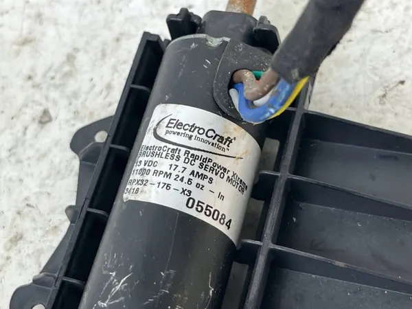 Tesla Model X Sätemotor OEM 055084 - Begagnad image 3