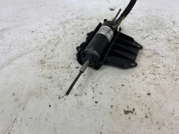 Tesla Model X Sätemotor OEM 055084 - Begagnad image 4