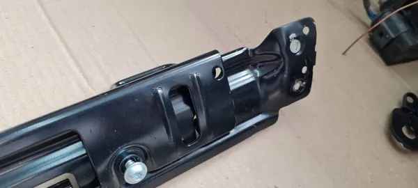 Support ISOFIX Audi OEM 8E0813477A pour siège passager A6 C6 image 7