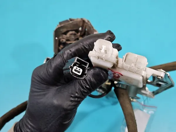 Höger Baklås 8200766631-L Renault Master III 10-19 image 6