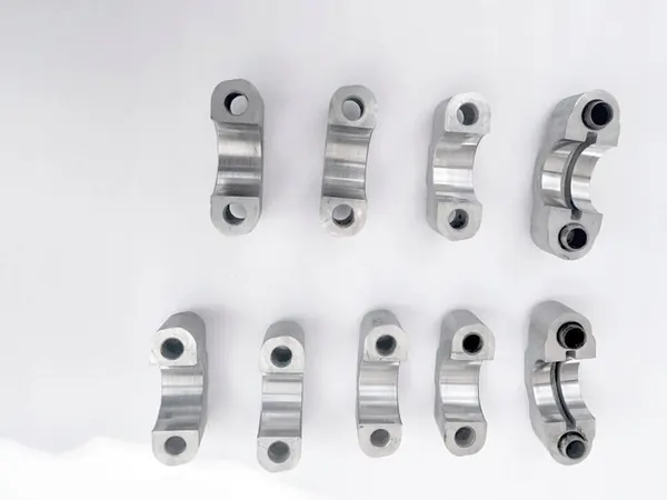 KIA SPORTAGE D4FD 1.7CRDI Nockenwellenhalter OEM image 2