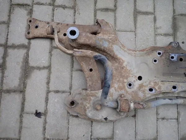 Traverse SANKI pour Toyota RAV4 III 2.5 B 06r image 3