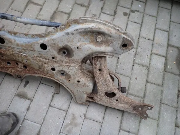 Traverse SANKI pour Toyota RAV4 III 2.5 B 06r image 9
