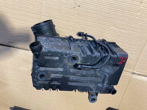 Luftfilterhus OEM 3Q0129607D VW Passat B8 image 4
