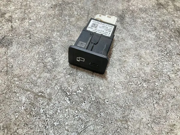 Puerto USB OEM 0012807 para Mercedes-Benz 1.3L image 5