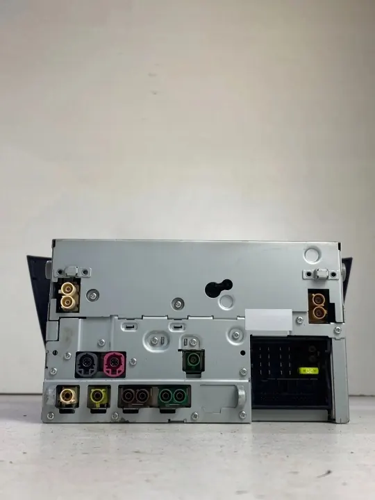 Radio Mercedes W204 Lift OEM A2049007111 Usado image 4