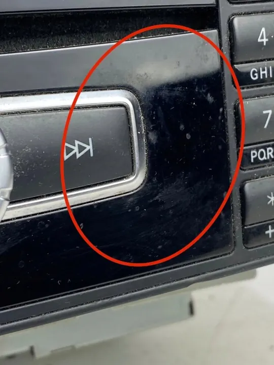 Radio Mercedes W204 Lift OEM A2049007111 Usado image 5