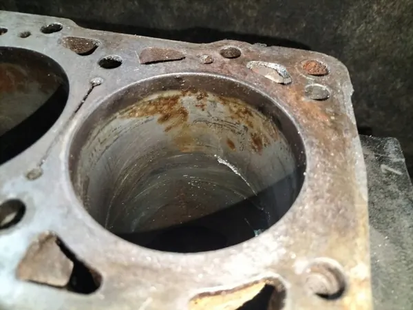 Käytetty moottorilohko Mercedes W201 190 2.0D OEM image 10