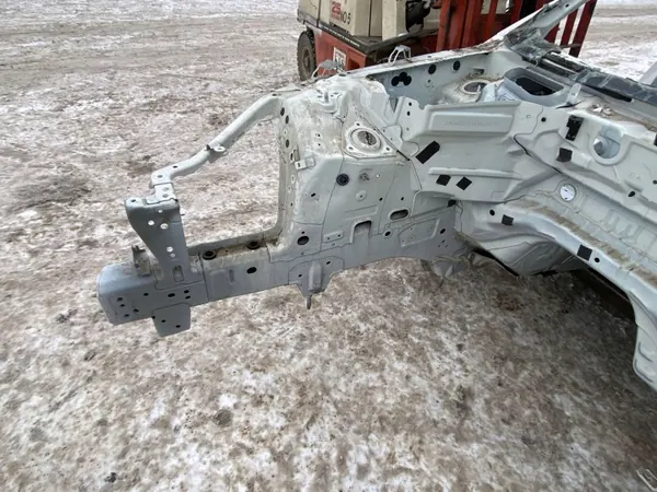 Peças Carroçaria Nissan 370Z OEM FOB58189 - Usado image 6